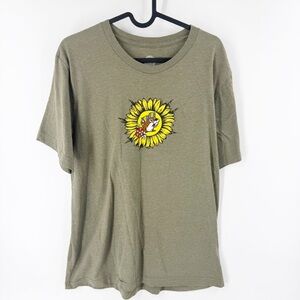 ✅ BUCC-EE'S‎ "BE HAPPY" Sunflower Graphic T-Shirt SIZE LARGE OLIVE GREEN